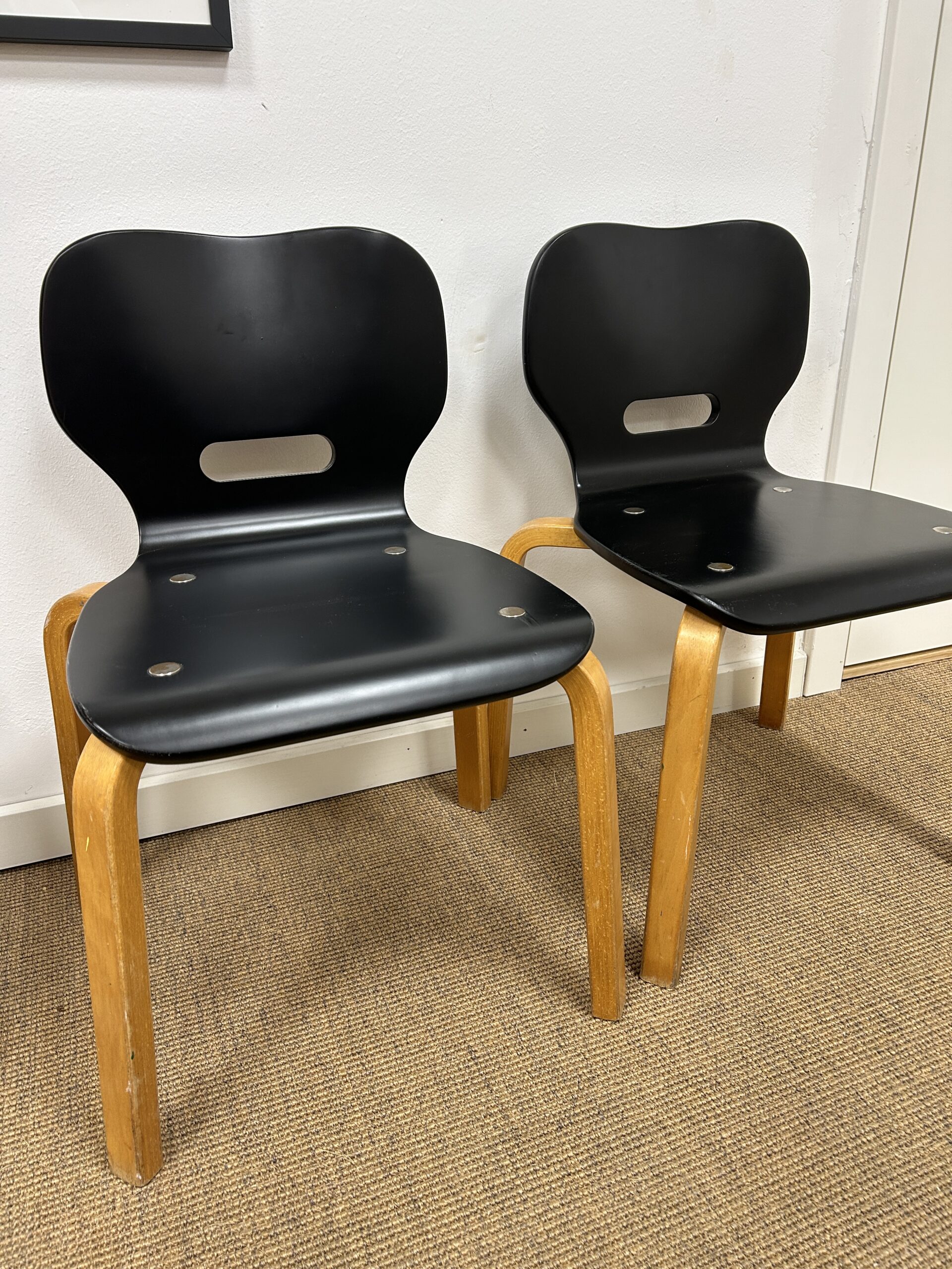 2 stk. Sorte Rabo Barnestole