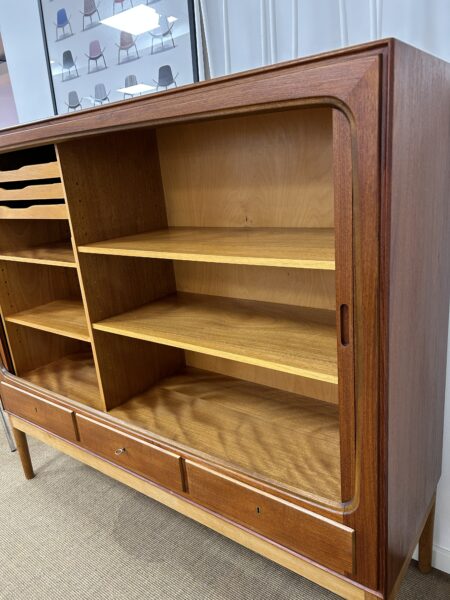 Høj Teak Skænk med Jalousi låger. - Image 7