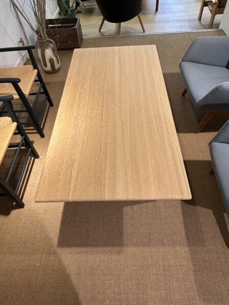 Sofabord i massiv Eg, Designet af Hans J. Wegner - Image 4
