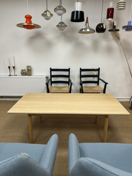 Sofabord i massiv Eg, Designet af Hans J. Wegner