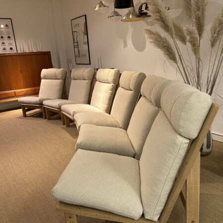 Lænestole/ Loungestole med høj ryg og nakkepude.