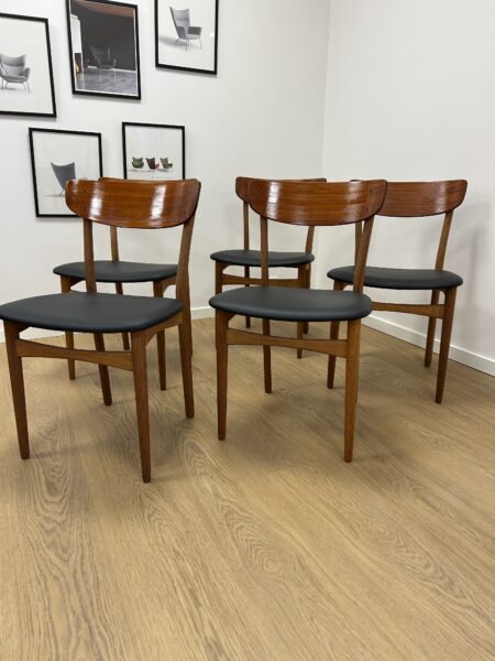 Spisestole med teak ryg og eg stel,- S. Larsen's Møbelfabrik - Image 3