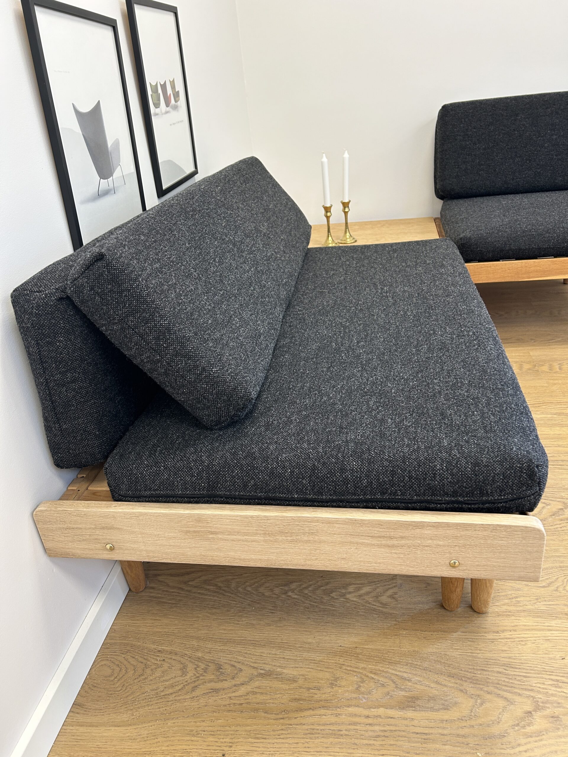 Hjørne briks i Eg, Design Ejvind A. Johansen - Billede 4