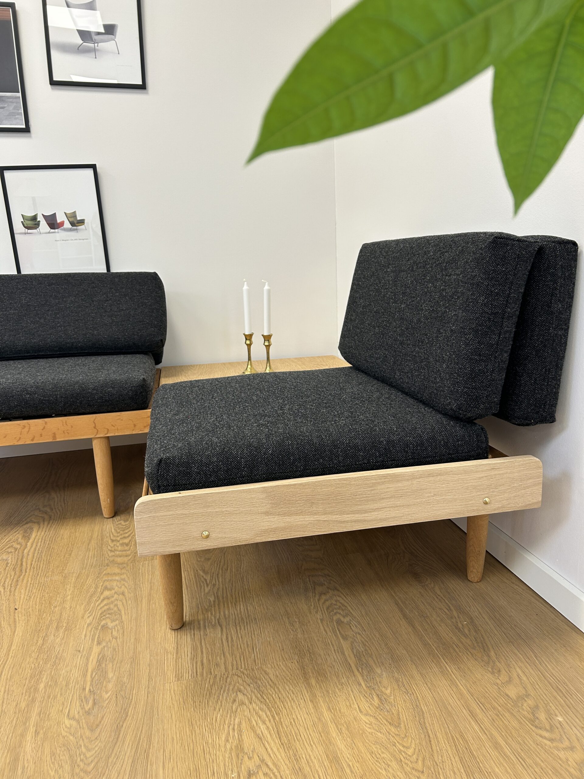 Hjørne briks i Eg, Design Ejvind A. Johansen - Billede 6