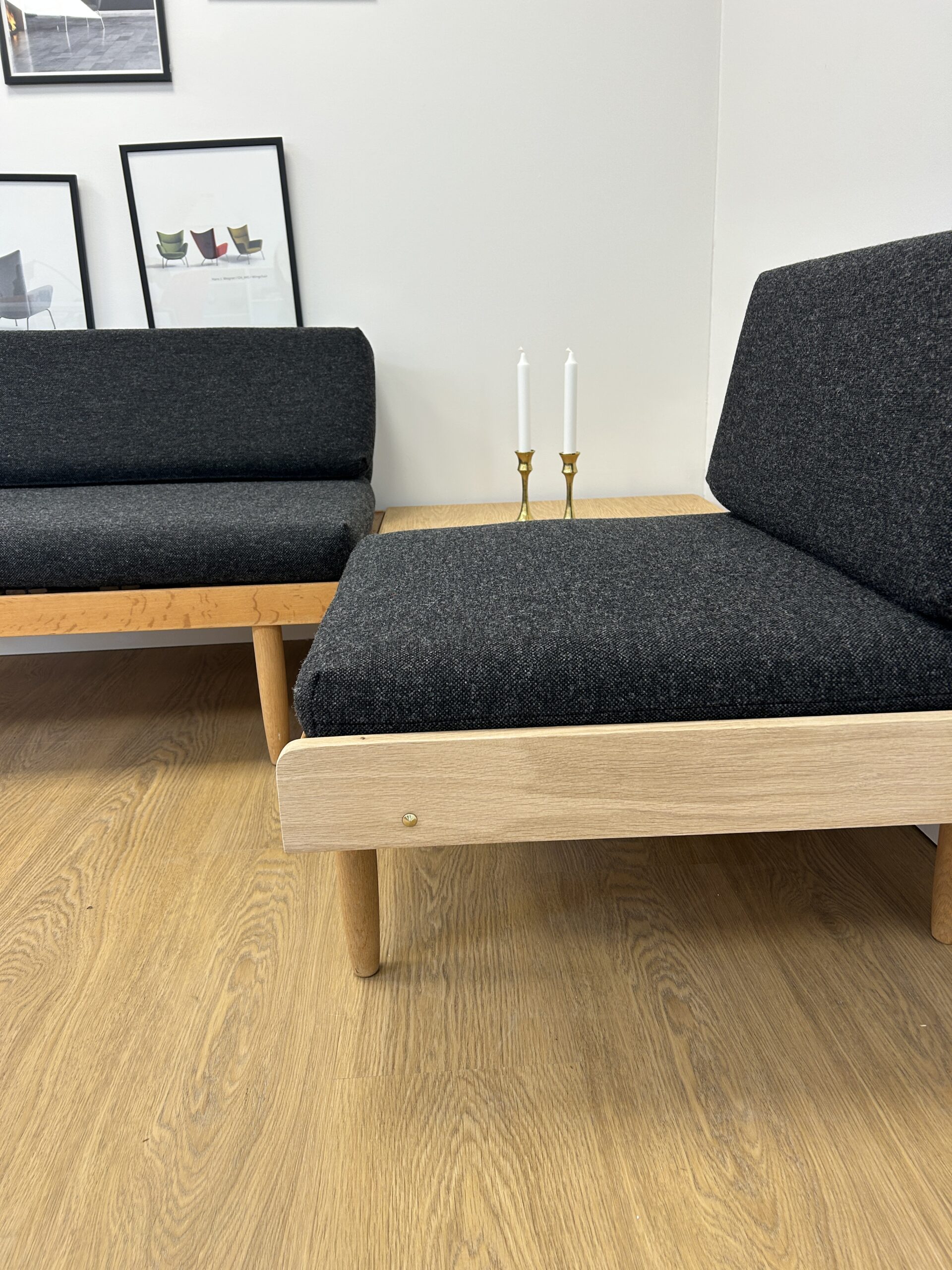 Hjørne briks i Eg, Design Ejvind A. Johansen - Billede 5