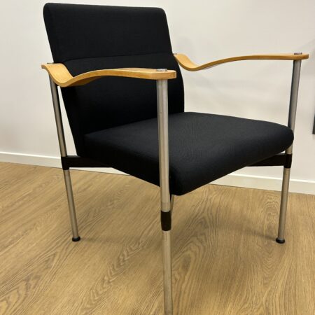 Retro Crome Cross Armstol – Komfort og Stil til Dit Hjem eller Kontor