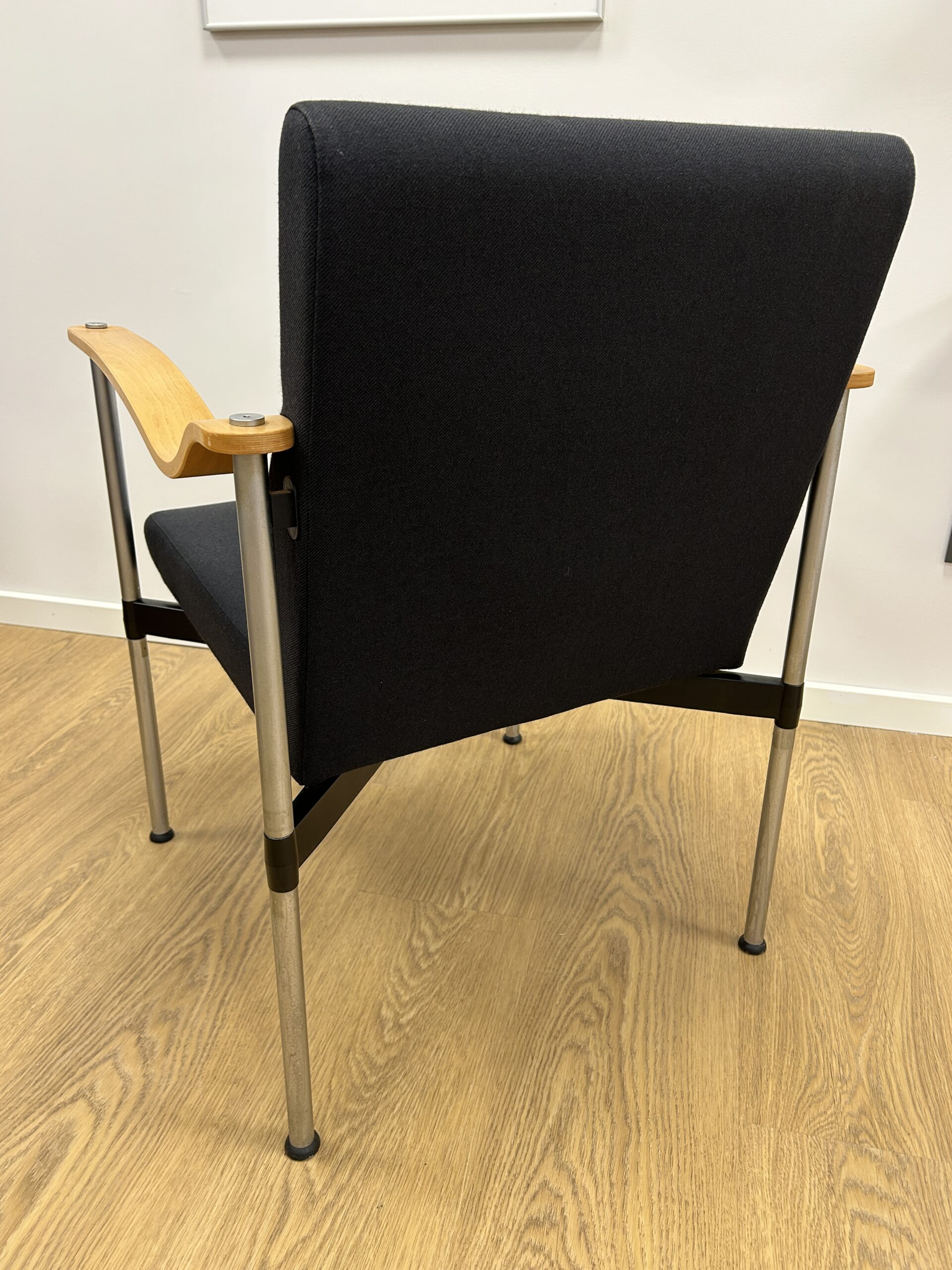 Retro Crome Cross Armstol – Komfort og Stil til Dit Hjem eller Kontor - Billede 7