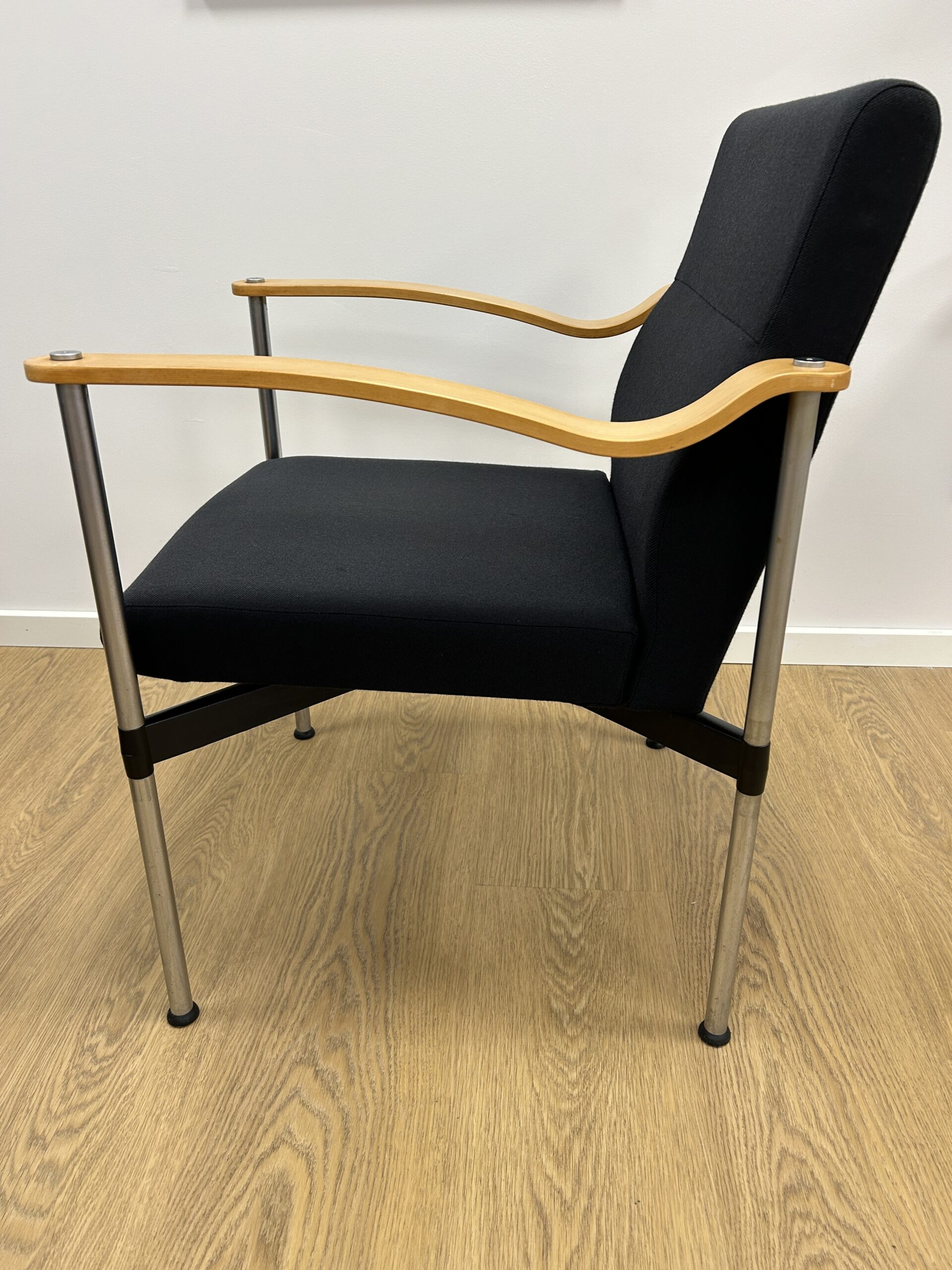 Retro Crome Cross Armstol – Komfort og Stil til Dit Hjem eller Kontor - Billede 8