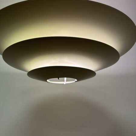 Louis Poulsen Oslo pendel – Designklassiker til rum med højt til loftet