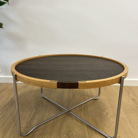 Hans J. Wegner Bakkebord CH417 Eg/Valnød