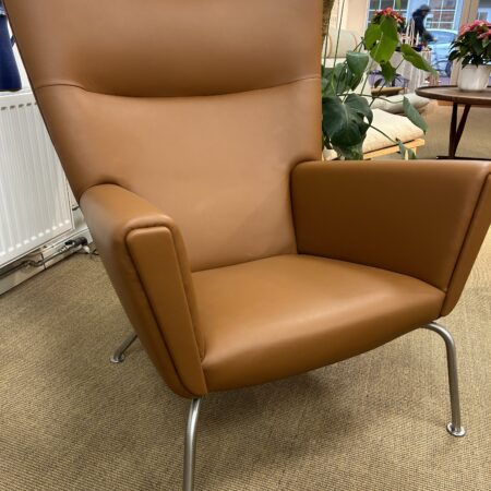 Wing Chair CH445, design Hans J. Wegner.