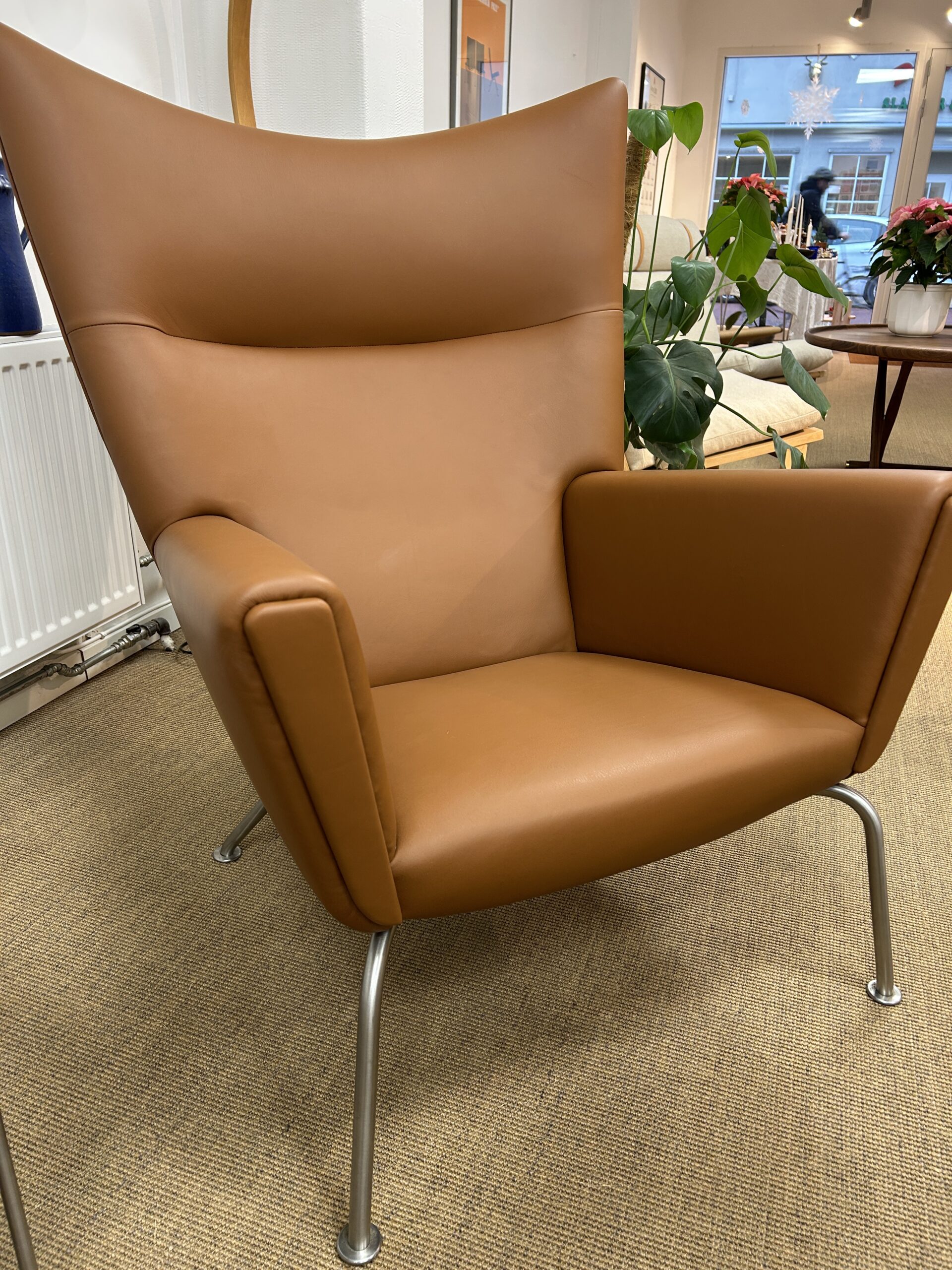 Wing Chair CH445, design Hans J. Wegner.