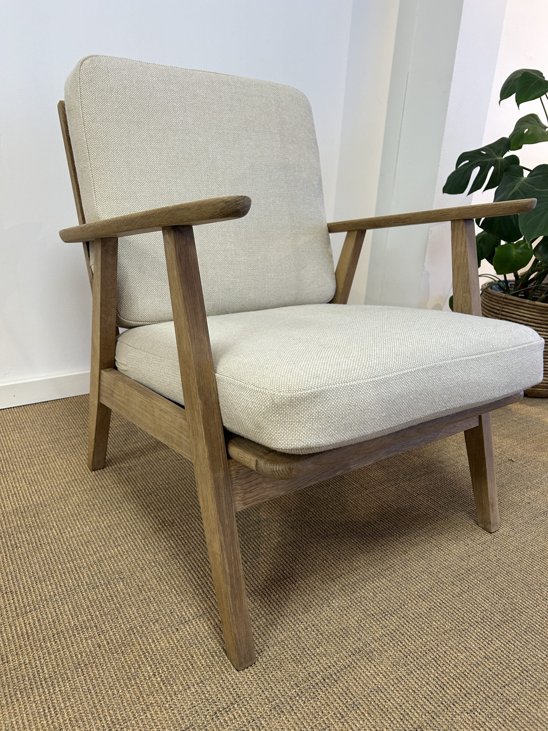 Lænestol i massiv Eg med Sandfarvet Hallingdal Uld. - Billede 2