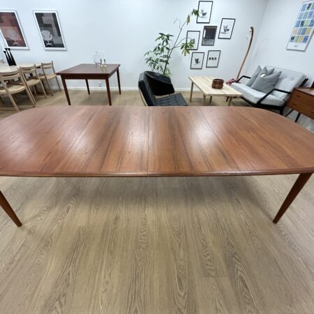 Smukt stort Teak Elipse Spisebord - fra Skovmand & Andersen